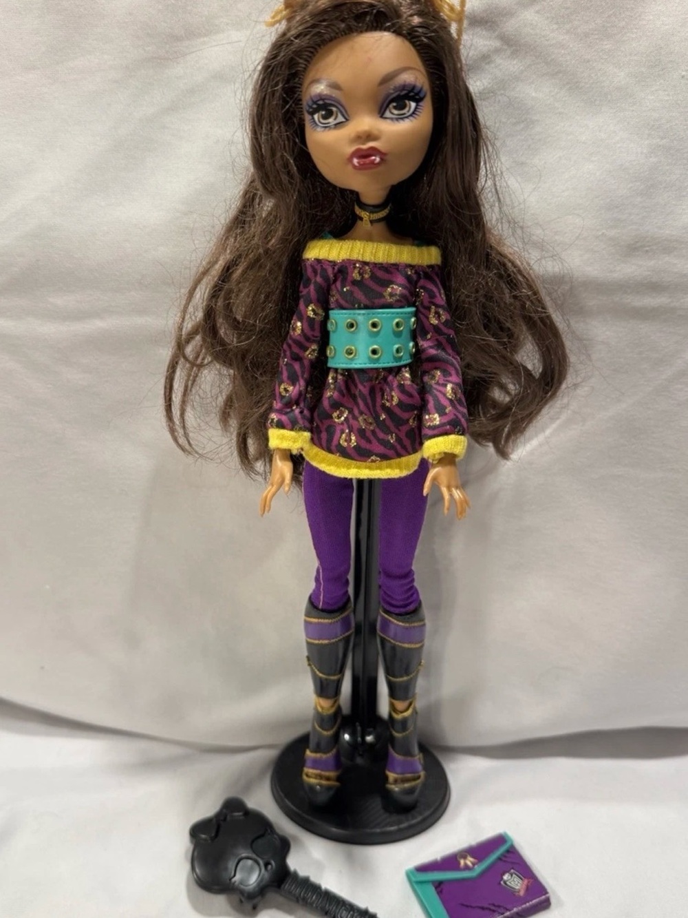 Monster High School's Out Clawdeen Wolf Doll G1 Wave 2 - W/ Accessories & Stand